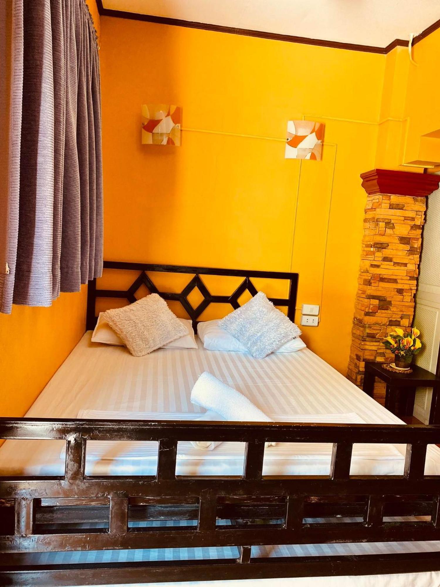 Carribean Transient House Bed & Breakfast Lucap Room photo
